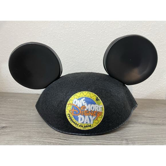 Disney Accessories - Disney Mickey Mouse Ears One More Disney Day Feb 29 2012 Leap Year LE Hat RARE